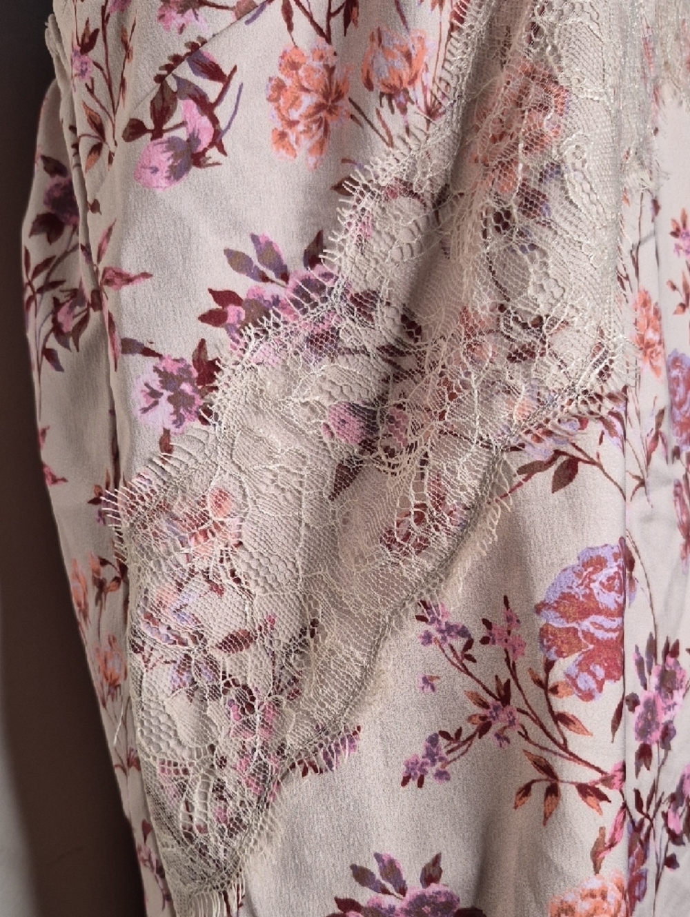 Daytrip Blush Floral Lace-Trim Cami - Picture 6 of 12